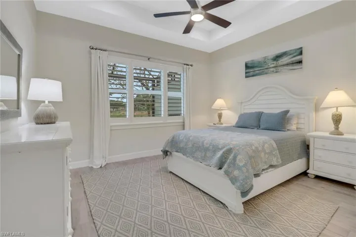 5782  Highbourne  DR, Naples, FL 34113