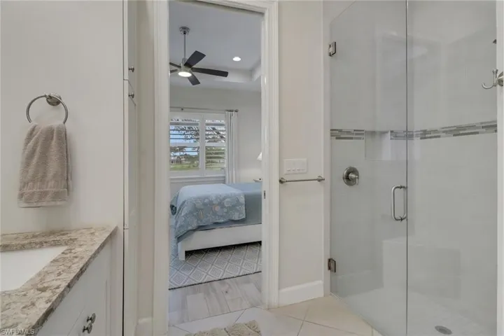 5782  Highbourne  DR, Naples, FL 34113
