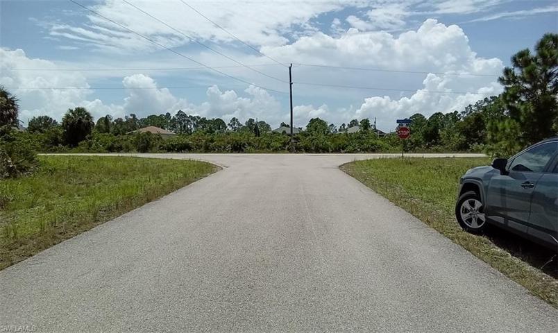 323  Palisades  AVE, LEHIGH ACRES, FL 33974