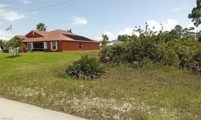 323  Palisades  AVE, LEHIGH ACRES, FL 33974