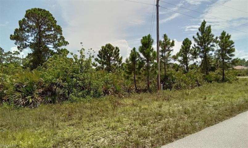 323  Palisades  AVE, LEHIGH ACRES, FL 33974