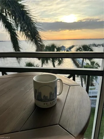 SCREENED LANAI