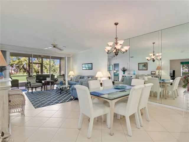 725  Saratoga  CIR, Naples, FL 34104