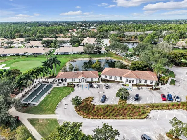 725  Saratoga  CIR, Naples, FL 34104