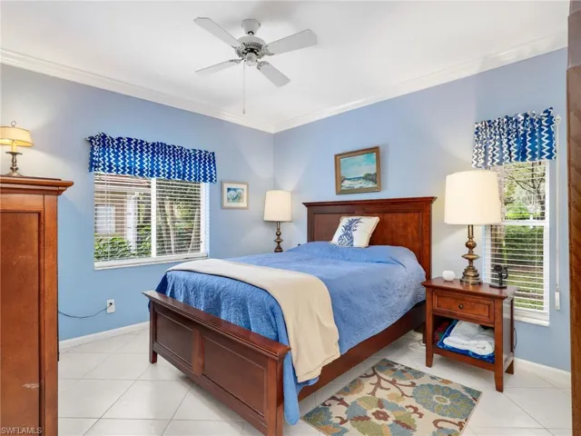725  Saratoga  CIR, Naples, FL 34104