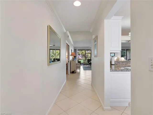 725  Saratoga  CIR, Naples, FL 34104