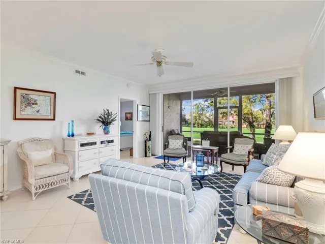 725  Saratoga  CIR, Naples, FL 34104