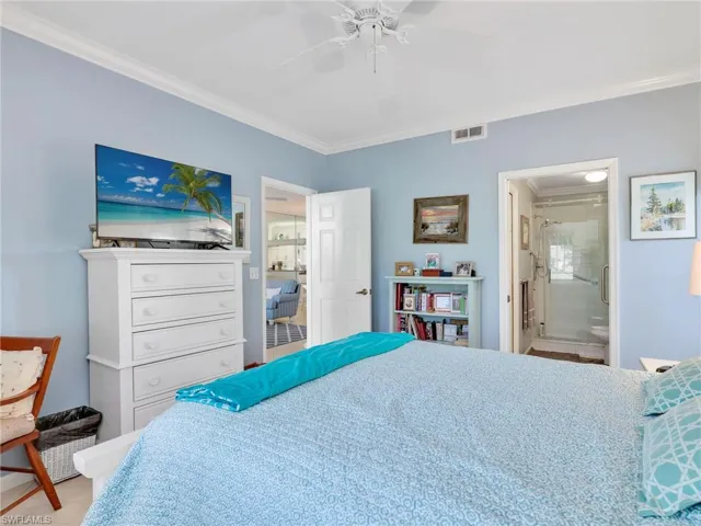 725  Saratoga  CIR, Naples, FL 34104
