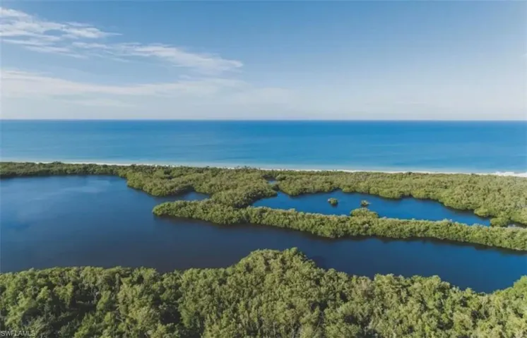 6869 Grenadier Blvd 1001, Naples, Florida 34108