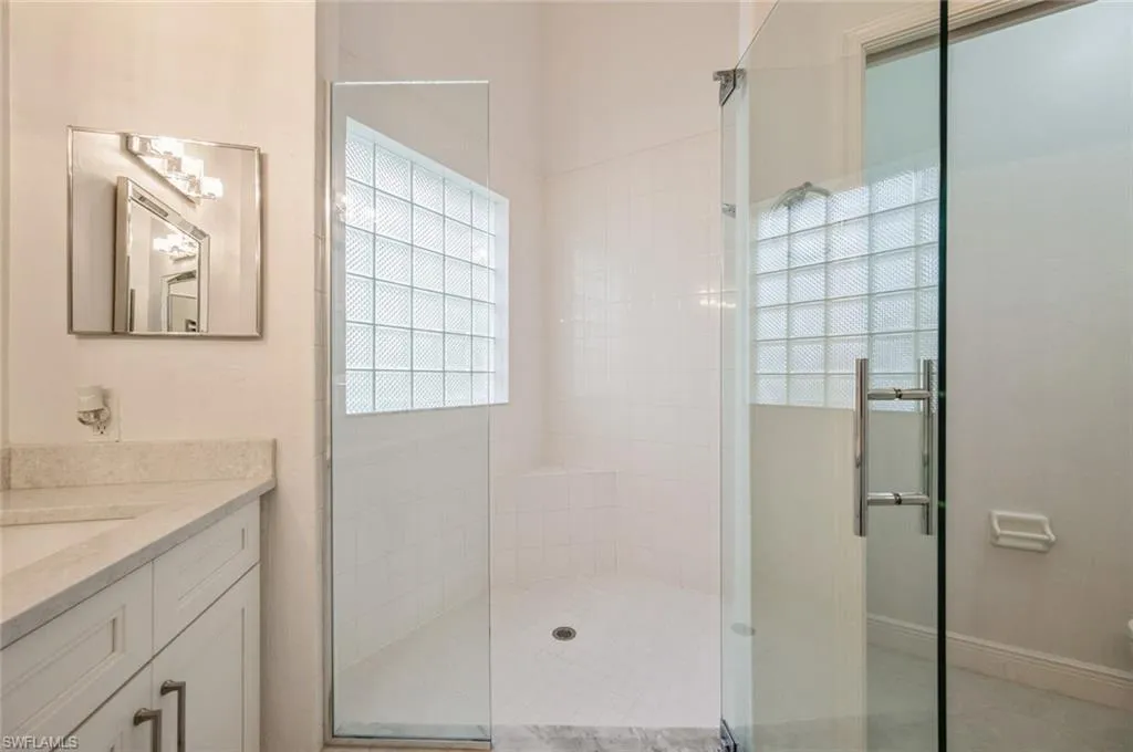 74 Silver Oaks CIR, Naples, FL 34119,225053865