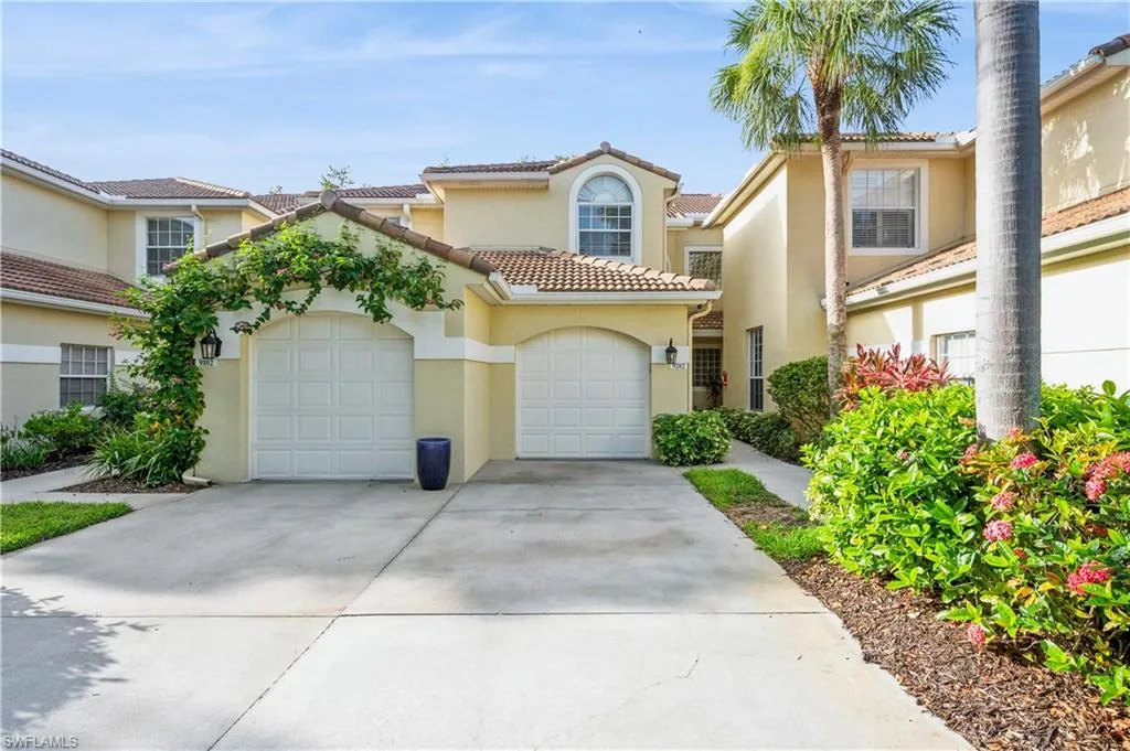 74 Silver Oaks CIR, Naples, FL 34119,225053865