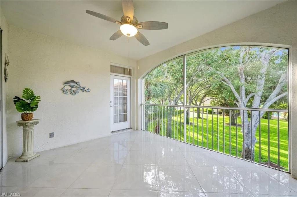 74 Silver Oaks CIR, Naples, FL 34119,225053865
