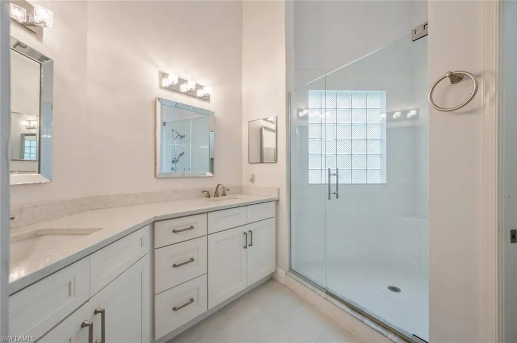 74 Silver Oaks CIR, Naples, FL 34119,225053865