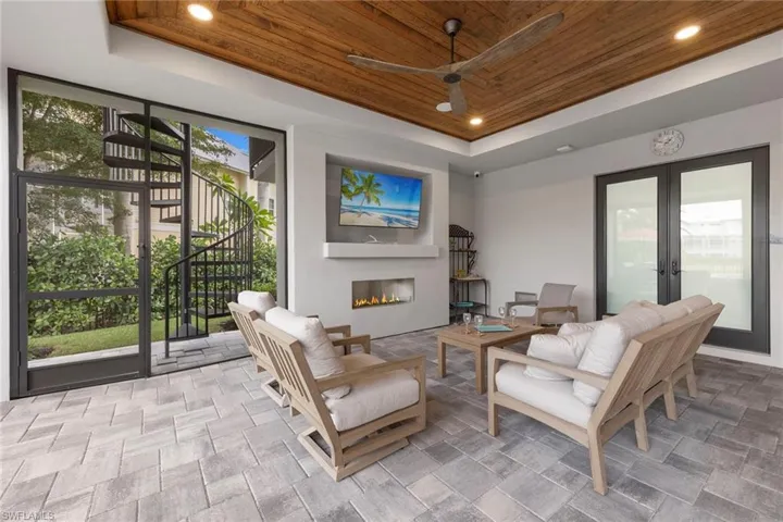 211 San Mateo Dr, Bonita Springs, Florida 34134