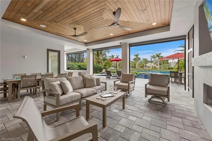 211 San Mateo Dr, Bonita Springs, Florida 34134