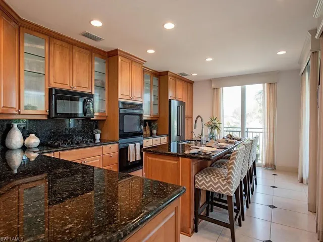 1006  5th S ST, Naples, FL 34102