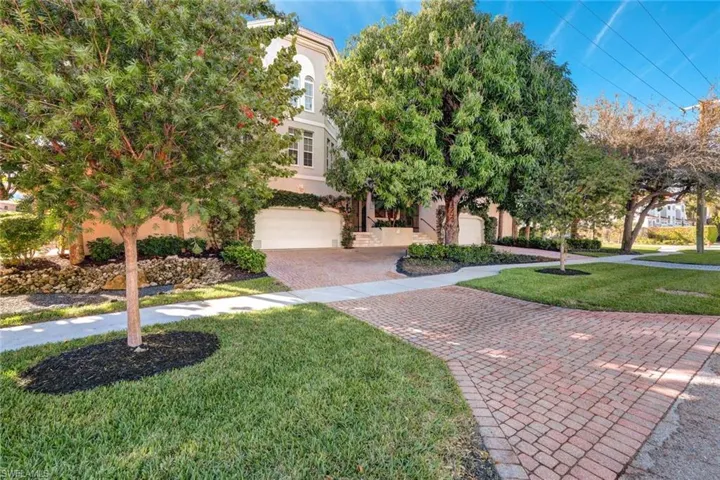 1006  5th S ST, Naples, FL 34102