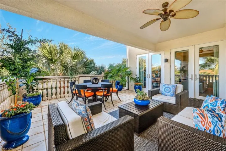 1006  5th S ST, Naples, FL 34102