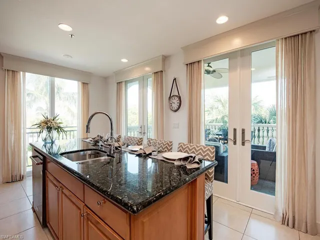 1006  5th S ST, Naples, FL 34102