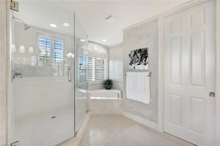 1006  5th S ST, Naples, FL 34102