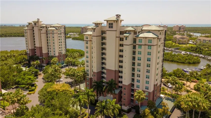 430  Cove Tower  DR, Naples, FL 34110