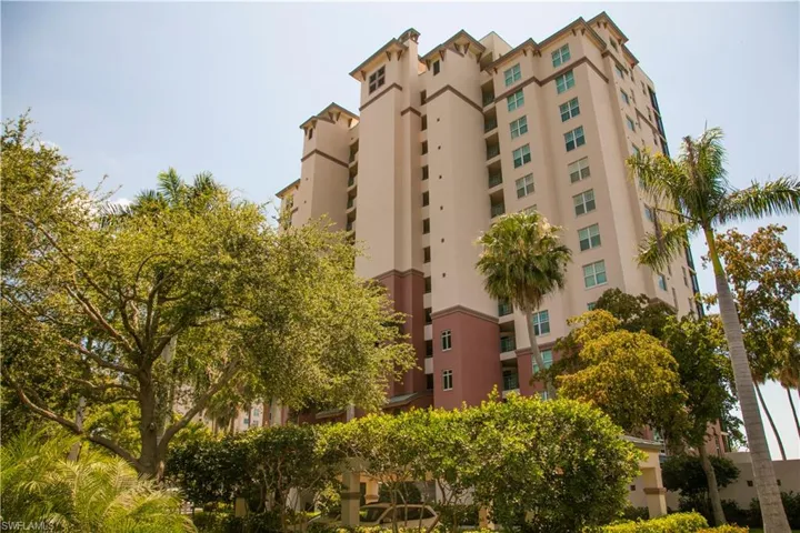 430  Cove Tower  DR, Naples, FL 34110