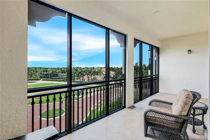 Lanai Sunroom / solarium with a healthy amount of sunlight off master bedroom and office