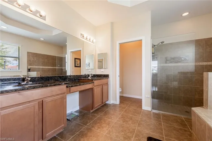 2466 Ashbury Cir, Cape Coral, Florida 33991