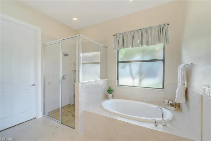 12490  Kentwood  AVE, Fort Myers, FL 33913