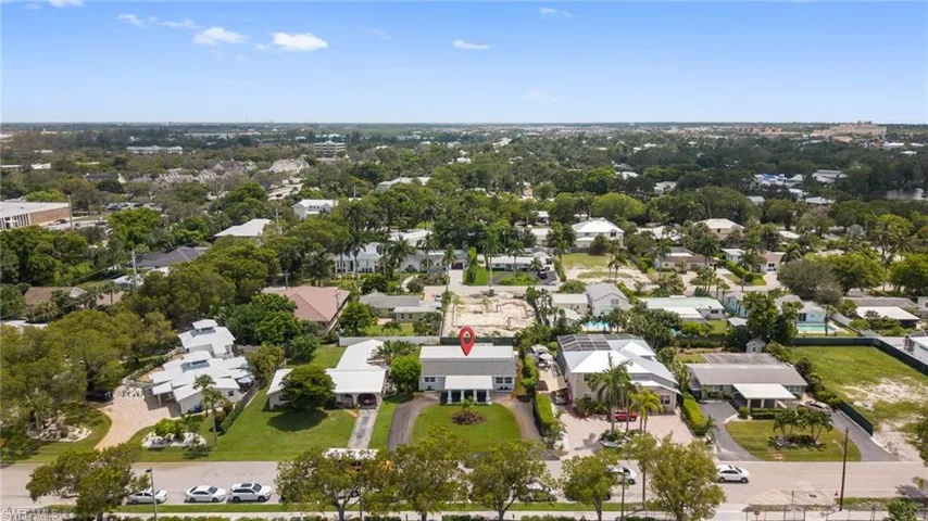 1268  14th N AVE, Naples, FL 34102
