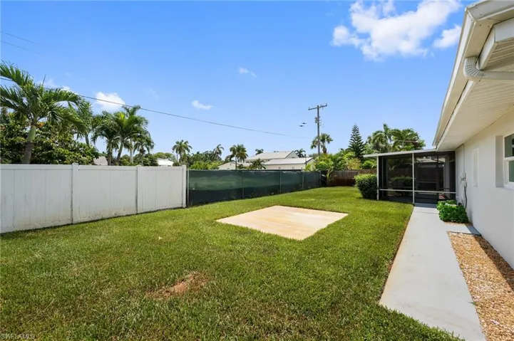 1268  14th N AVE, Naples, FL 34102