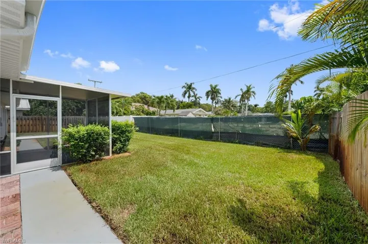 1268  14th N AVE, Naples, FL 34102