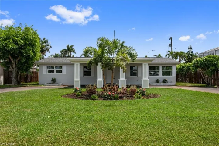 1268  14th N AVE, Naples, FL 34102