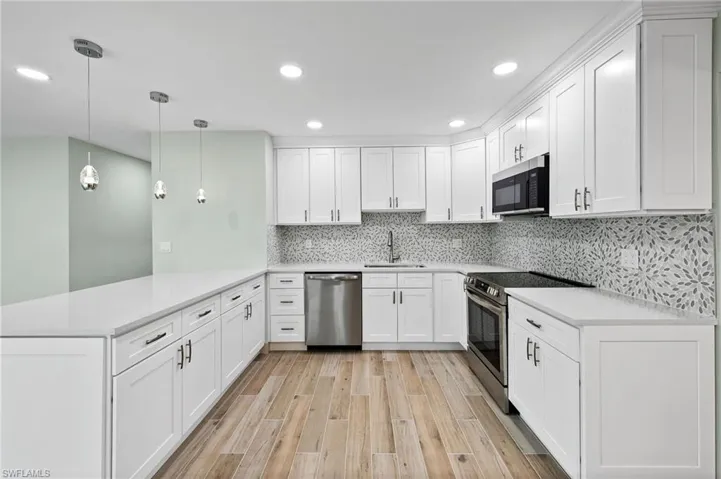 1268  14th N AVE, Naples, FL 34102