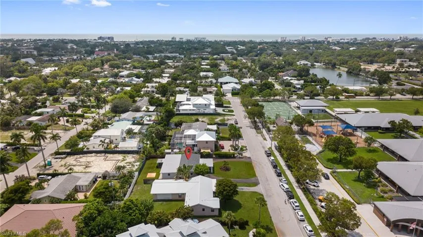 1268  14th N AVE, Naples, FL 34102