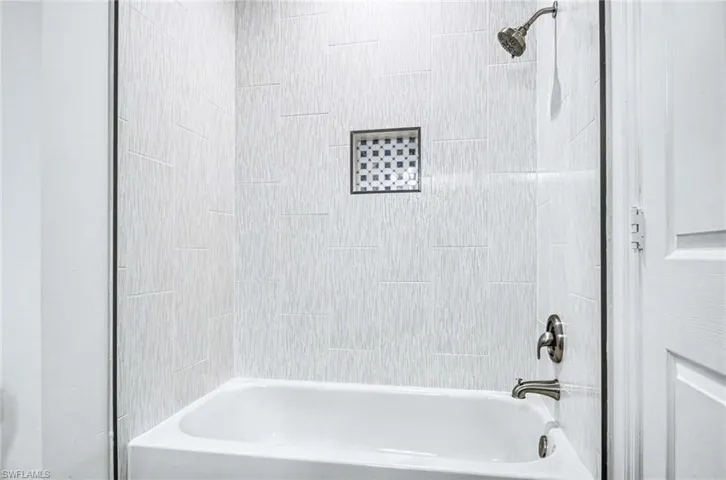 5701 Heron Ln 705, Naples, Florida 34110