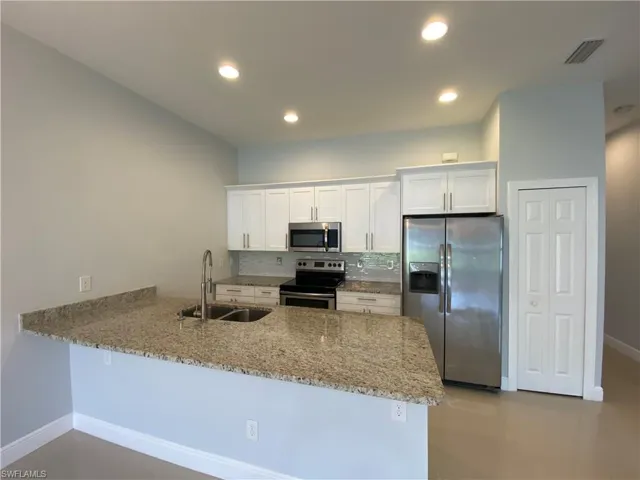 255 SW 4th  ST, Cape Coral, FL 33991