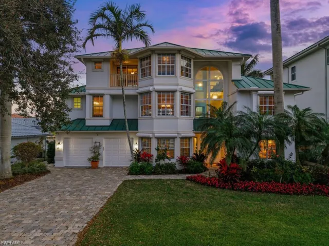 390 Oak Ave, Naples, Florida 34108