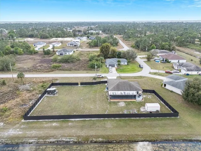 Birds eye view of property