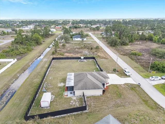 Birds eye view of property