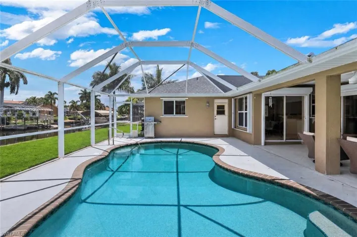 2526 Se 19th Pl, Cape Coral, Florida 33904