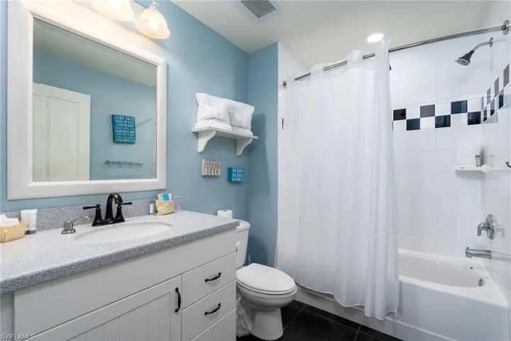 450 Old San Carlos Blvd 303, Fort Myers Beach, Florida 33931