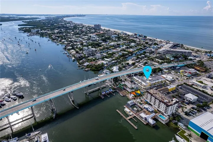 450 Old San Carlos Blvd 303, Fort Myers Beach, Florida 33931