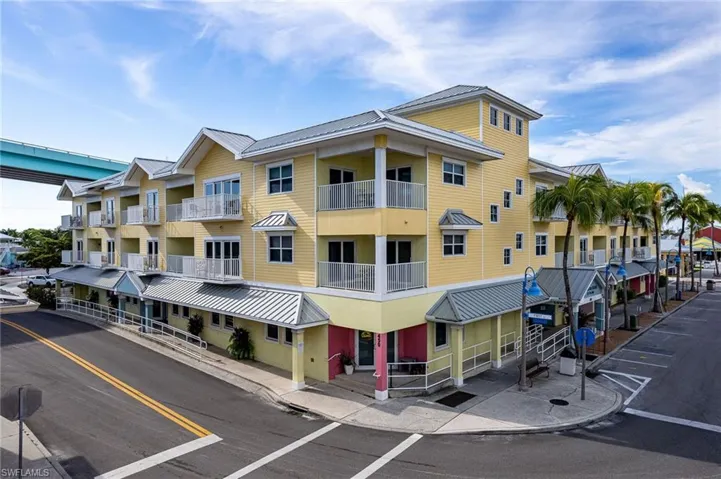 450 Old San Carlos Blvd 303, Fort Myers Beach, Florida 33931