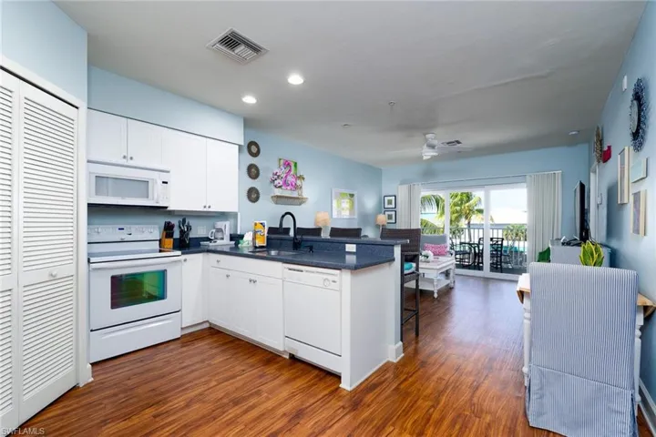 450 Old San Carlos Blvd 303, Fort Myers Beach, Florida 33931