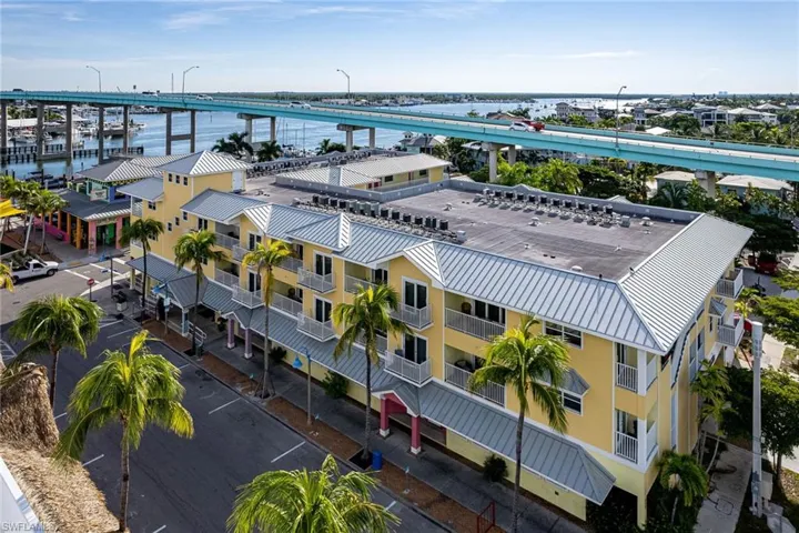 450 Old San Carlos Blvd 303, Fort Myers Beach, Florida 33931