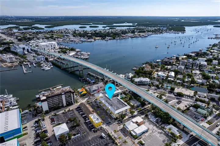 450 Old San Carlos Blvd 303, Fort Myers Beach, Florida 33931