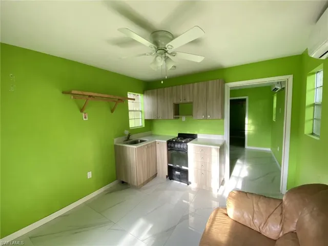 885  39th NW AVE, Naples, FL 34120