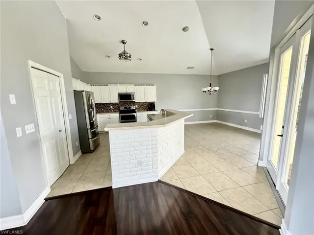 885  39th NW AVE, Naples, FL 34120