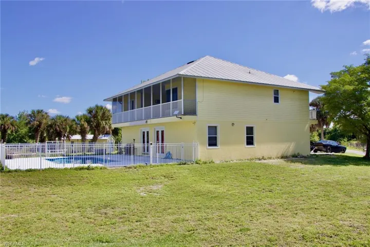 885  39th NW AVE, Naples, FL 34120